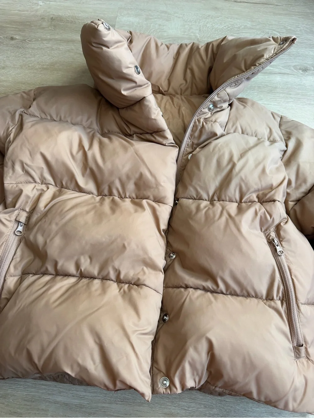 Alo Yoga Gold Rush puffer Tan SZ M